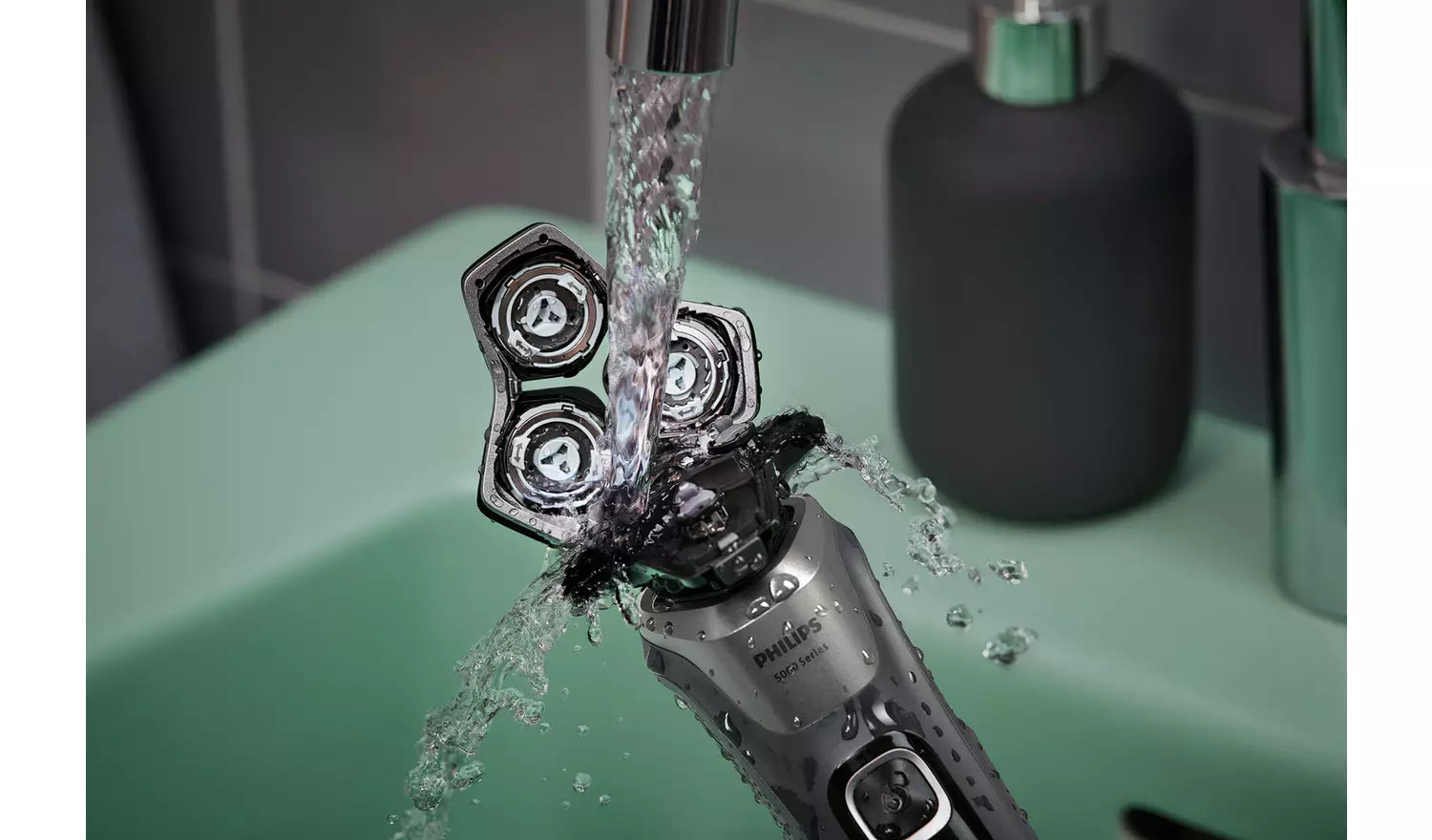 Afeitadora eléctrica Philips Serie 7000 para uso en seco y húmedo | S7886/35