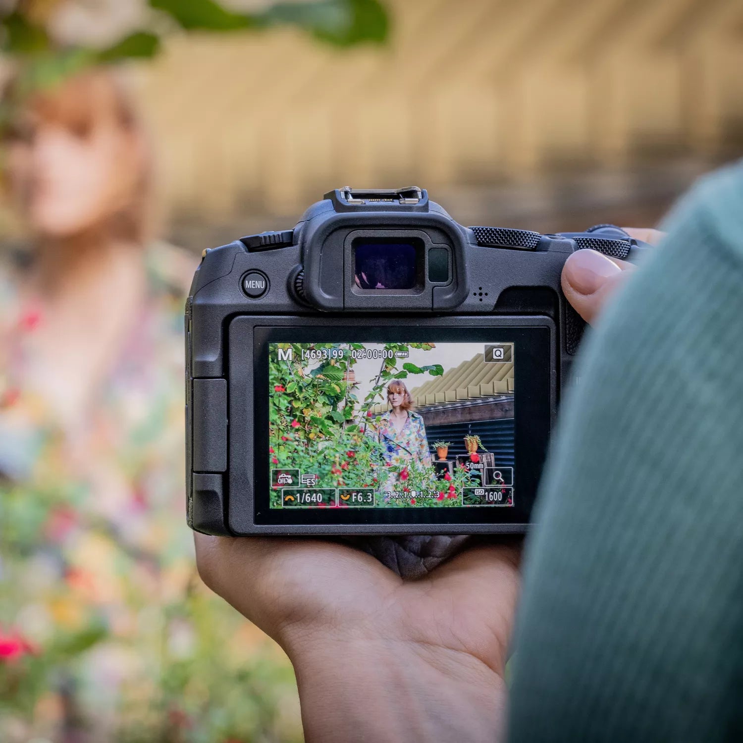 Canon EOS R8 Camera Body + RF 24-105mm F4-7.1 IS STM lens Kit