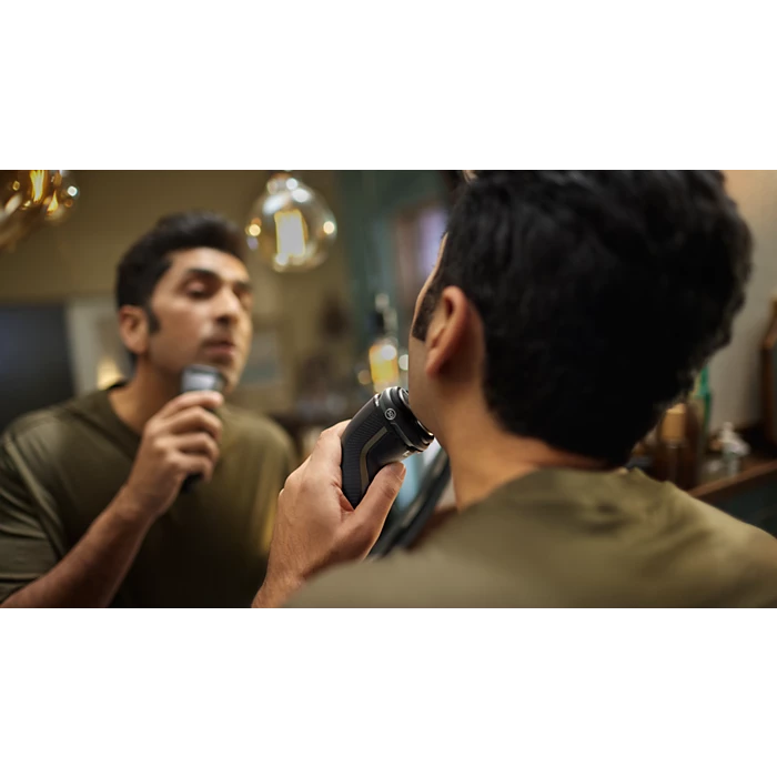 Philips Series 3000 Wet & Dry Electric Shaver with 5D - S3242/12