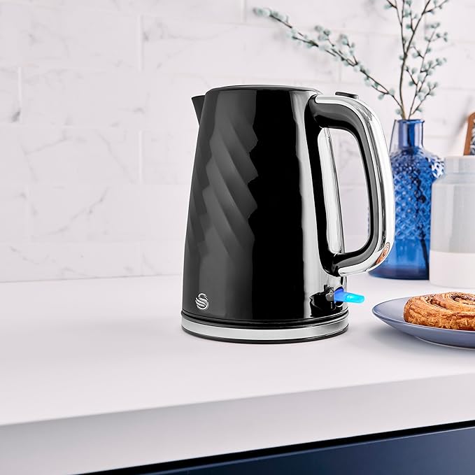 Swan Windsor Textured Kettle 1.7L 3kW Rapid Boil | SK14611