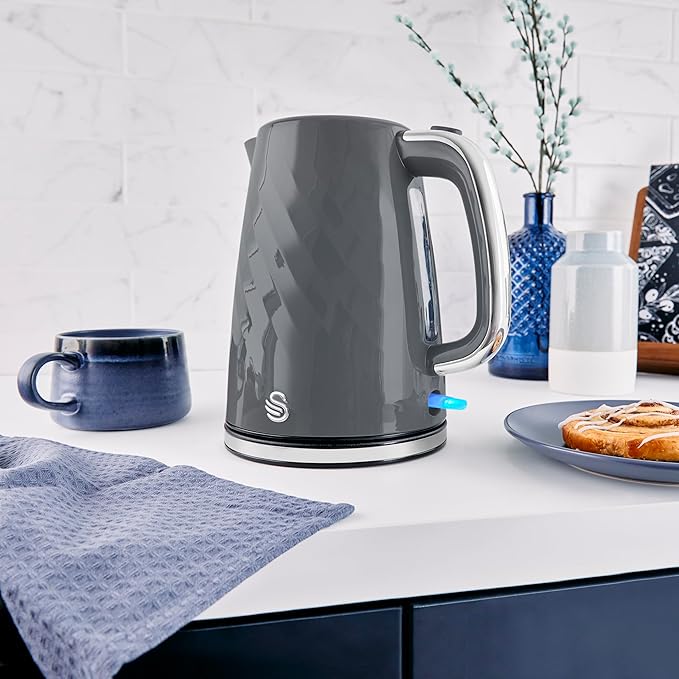 Swan Windsor Textured Kettle 1.7L 3kW Rapid Boil | SK14611