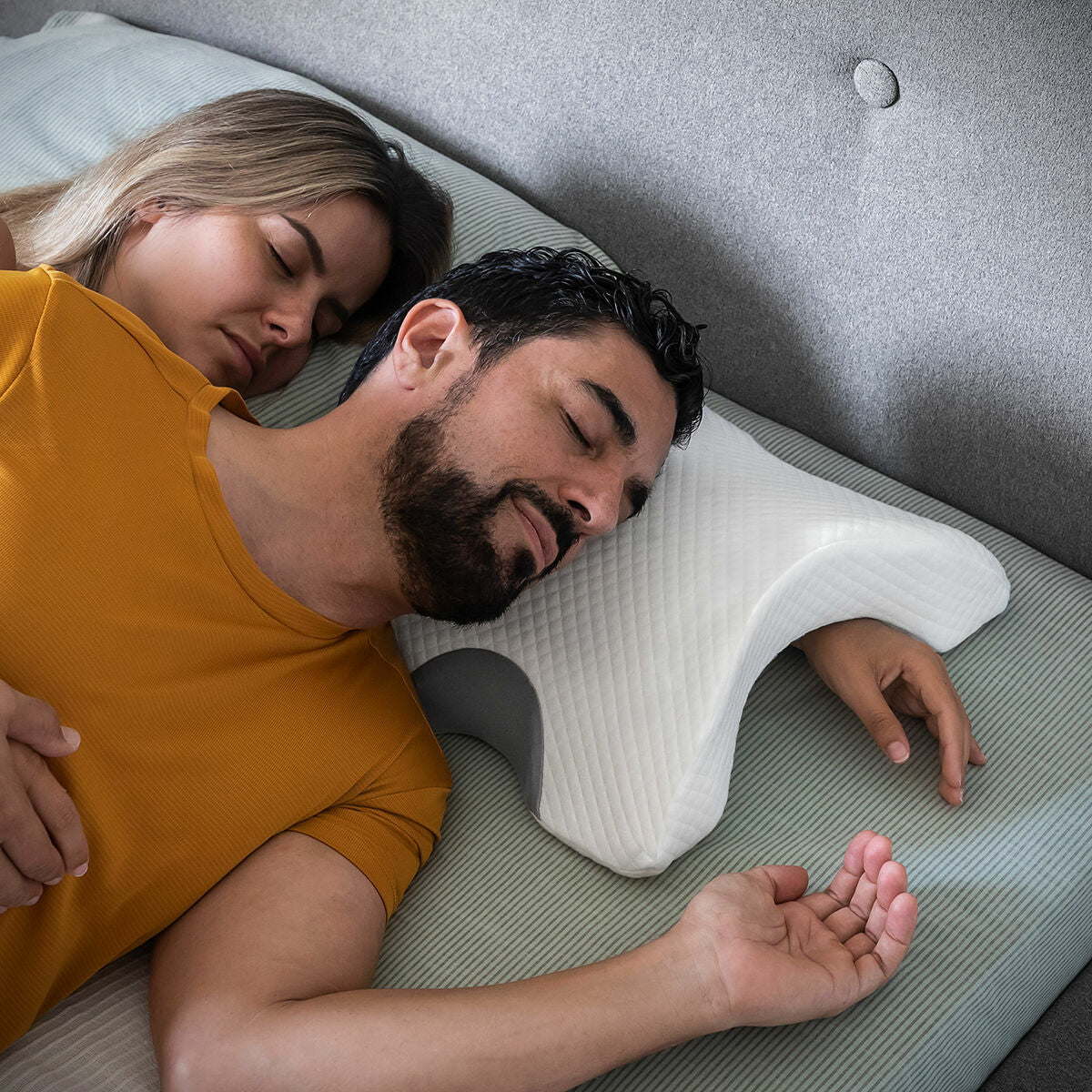Viscoelastic Cervical Pillow for Couples Cozzy