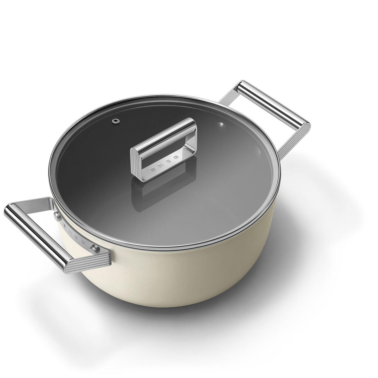 Cacerola antiadherente Smeg de 24 cm con tapa y 2 asas