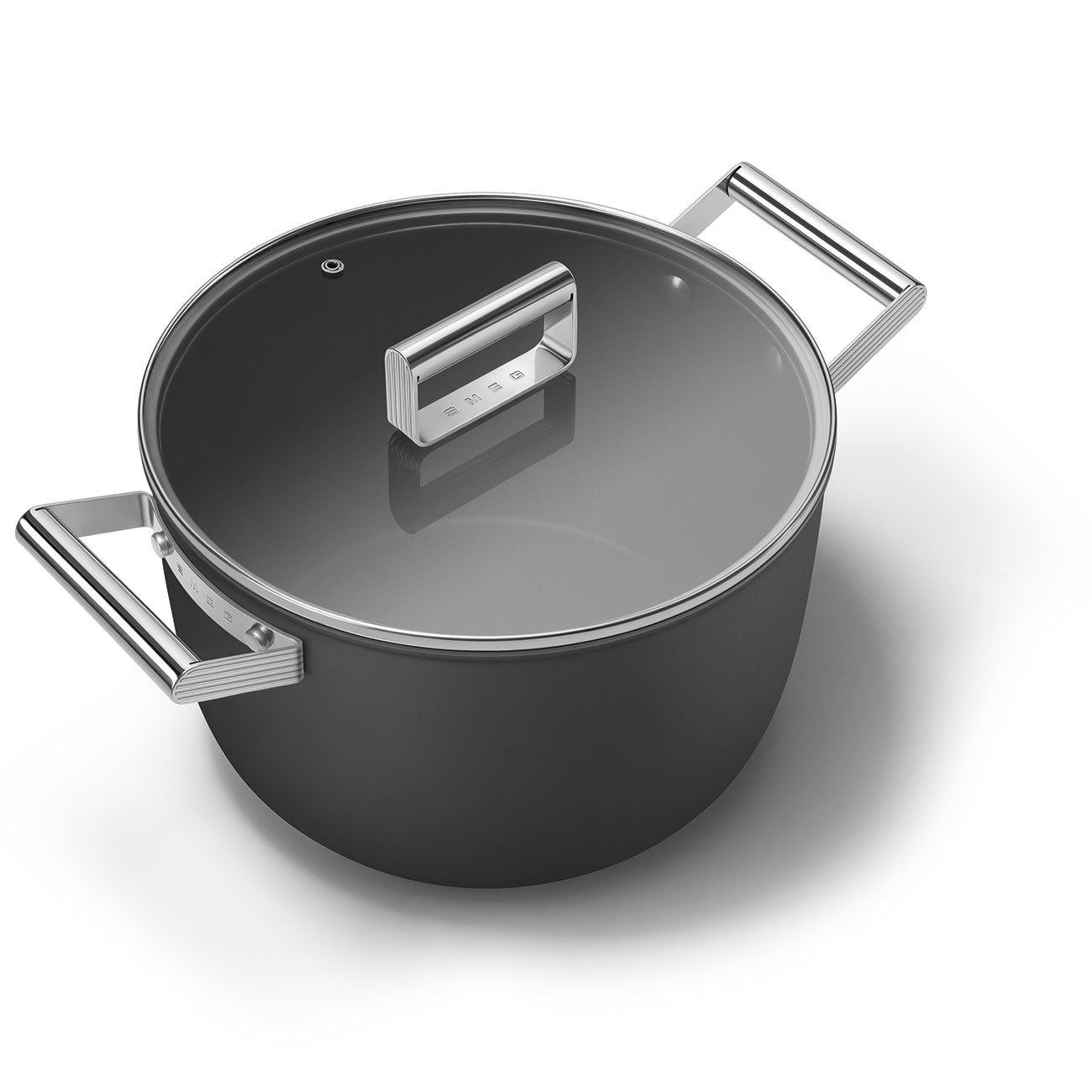 Cacerola antiadherente Smeg de 26 cm con tapa y 2 asas