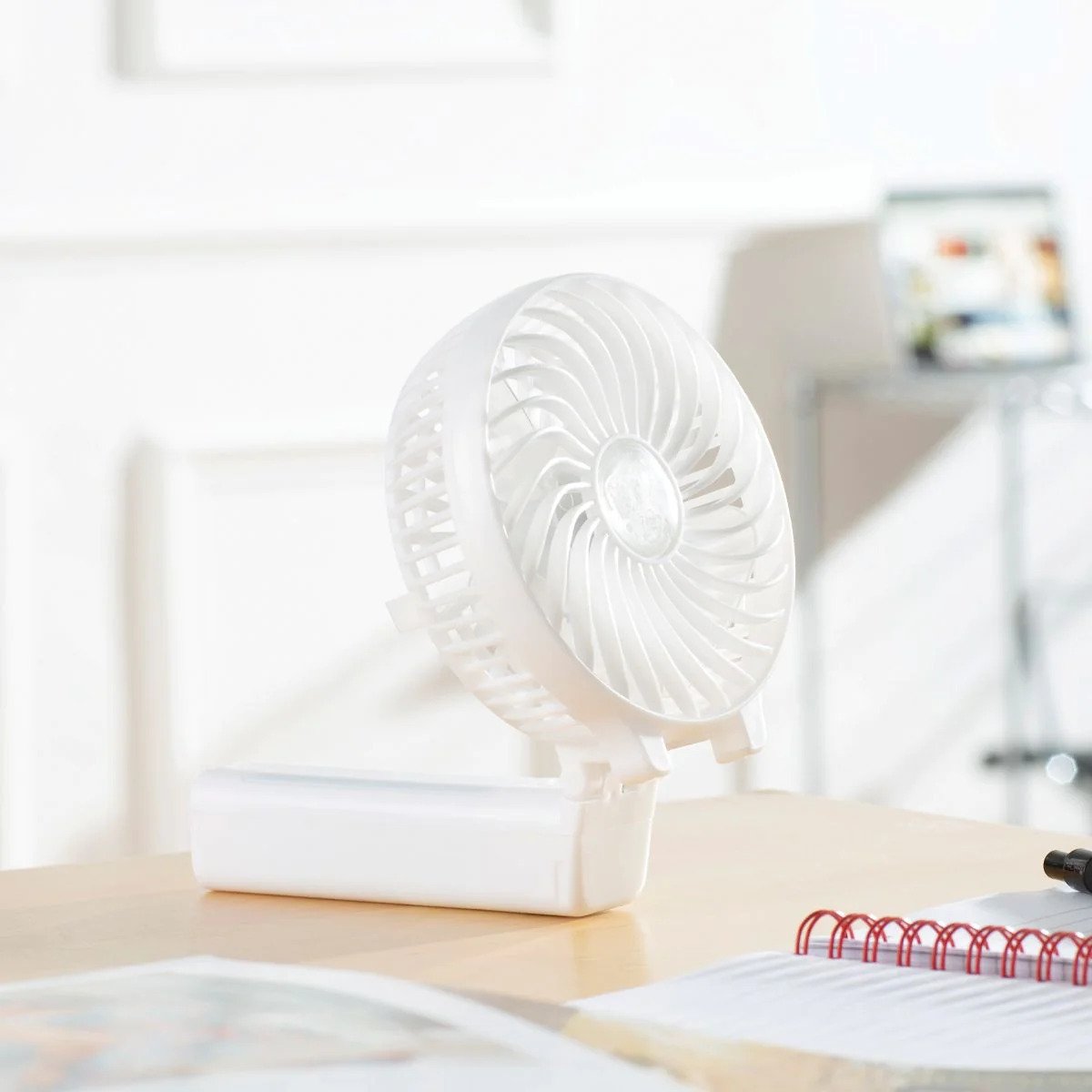 Daewoo Rechargeable Mini Handheld Travel Fan - COL1580