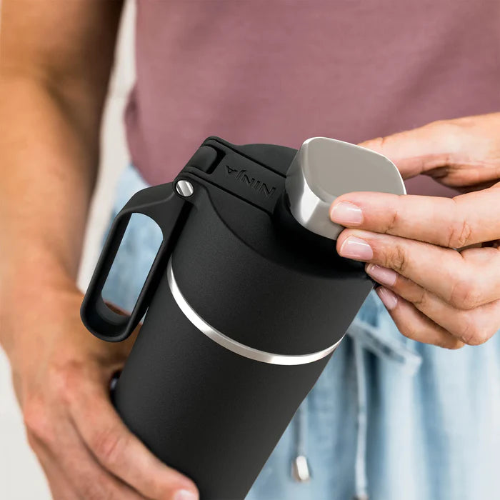 Botella de viaje Ninja Thirsti de 700 ml/24 oz - DW2401