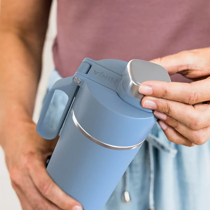 Botella de viaje Ninja Thirsti de 700 ml/24 oz - DW2401