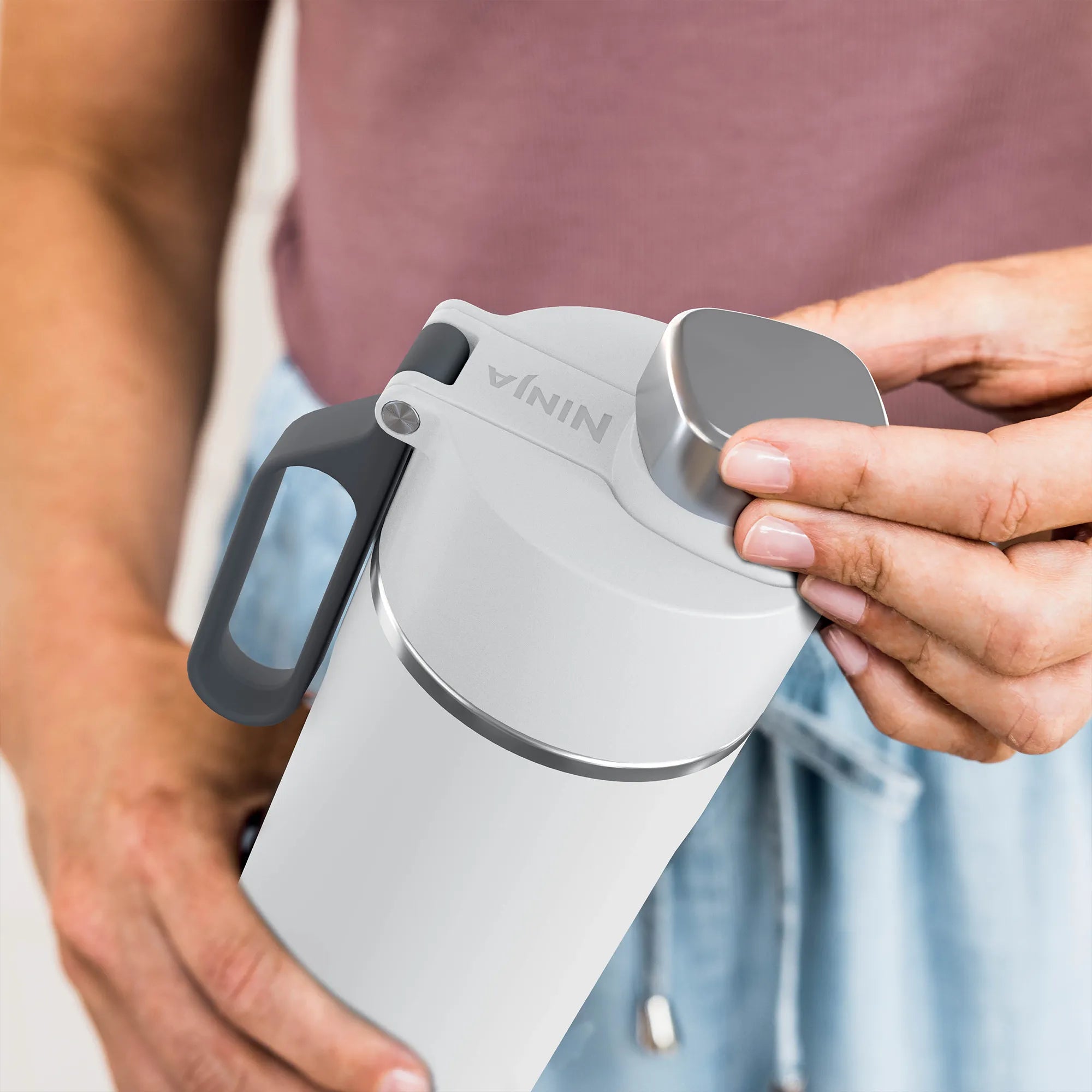 Botella de viaje Ninja Thirsti de 700 ml/24 oz - DW2401