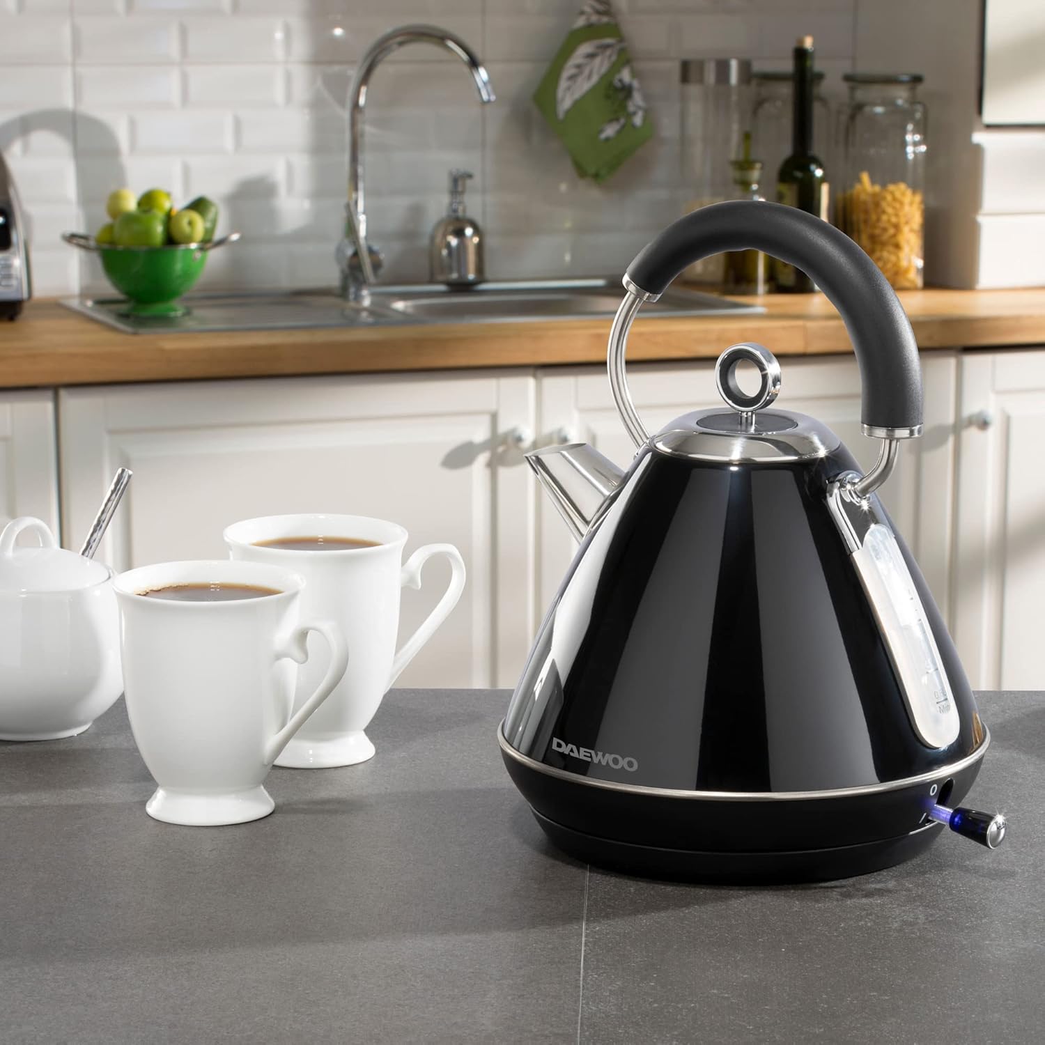Daewoo Kensington 1.7L 3KW Pyramid Kettle - Black | SDA1577