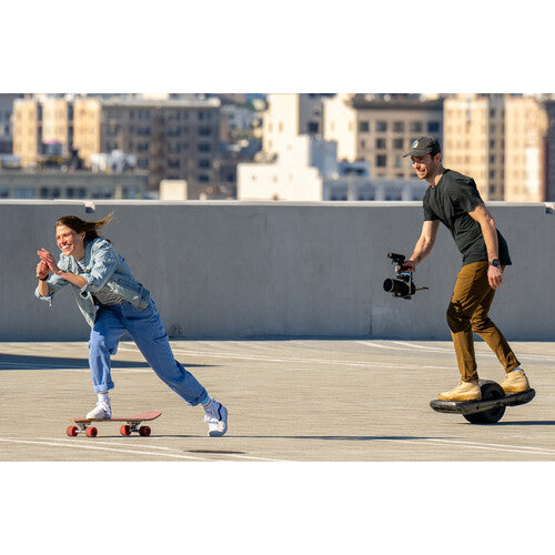 Cámara sin espejo Nikon Z6 III con lente 24-70 mm f/4 S 