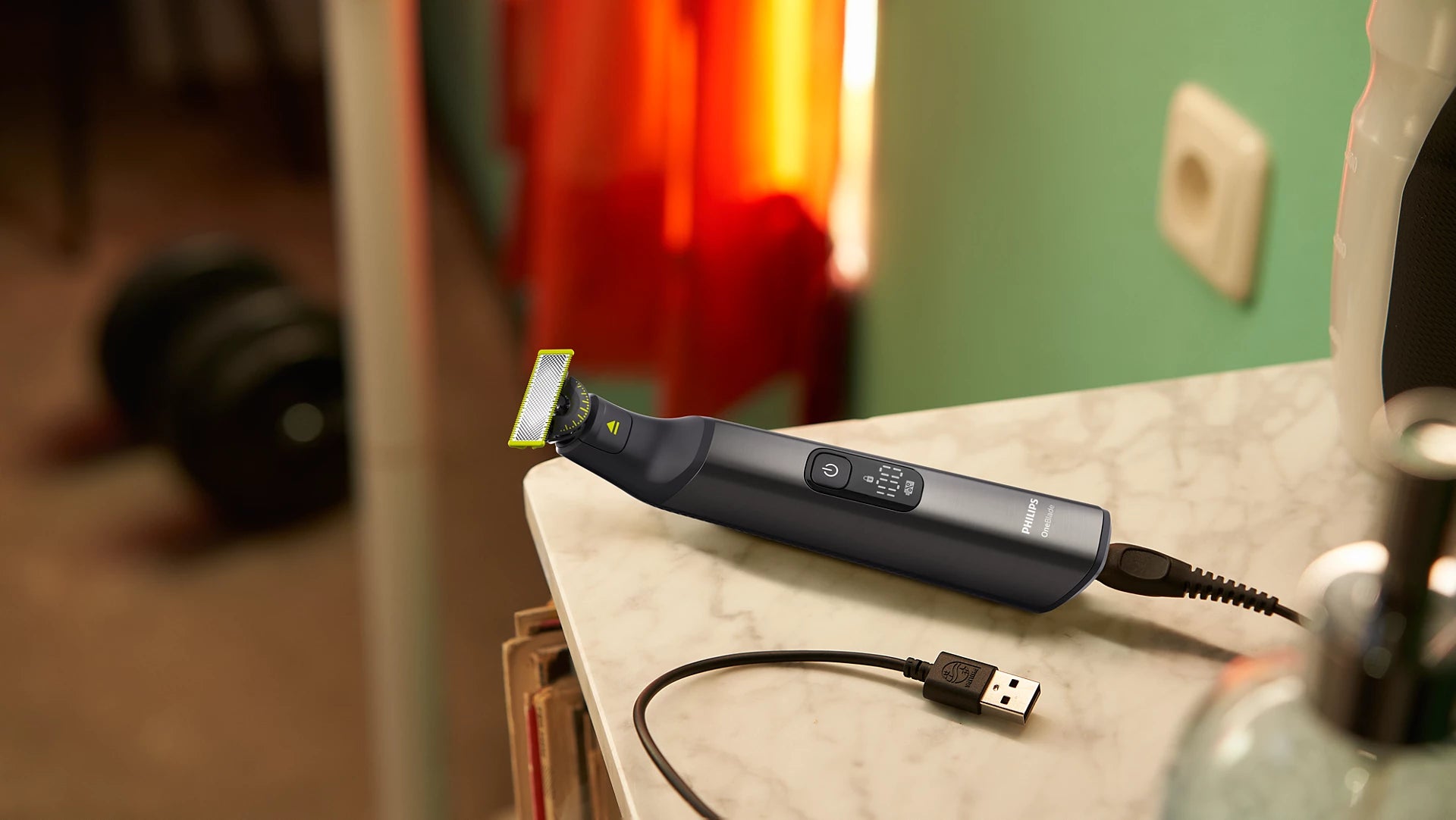 Philips OneBlade Pro 360 Shaver With Stand - QP6652/61