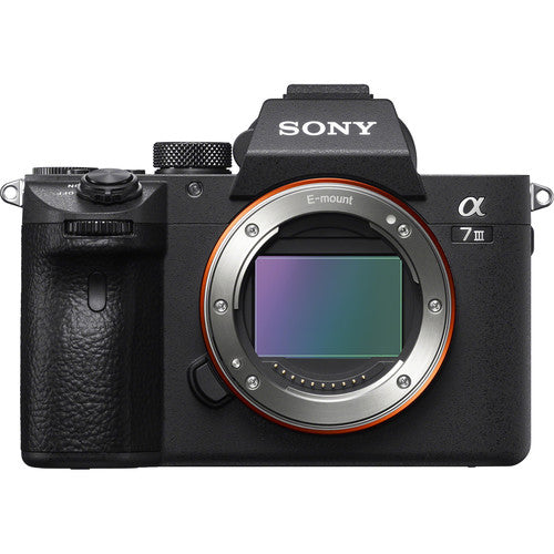 Cuerpo Sony A7 III + lente FE 28-70 mm f/3,5-5,6 OSS
