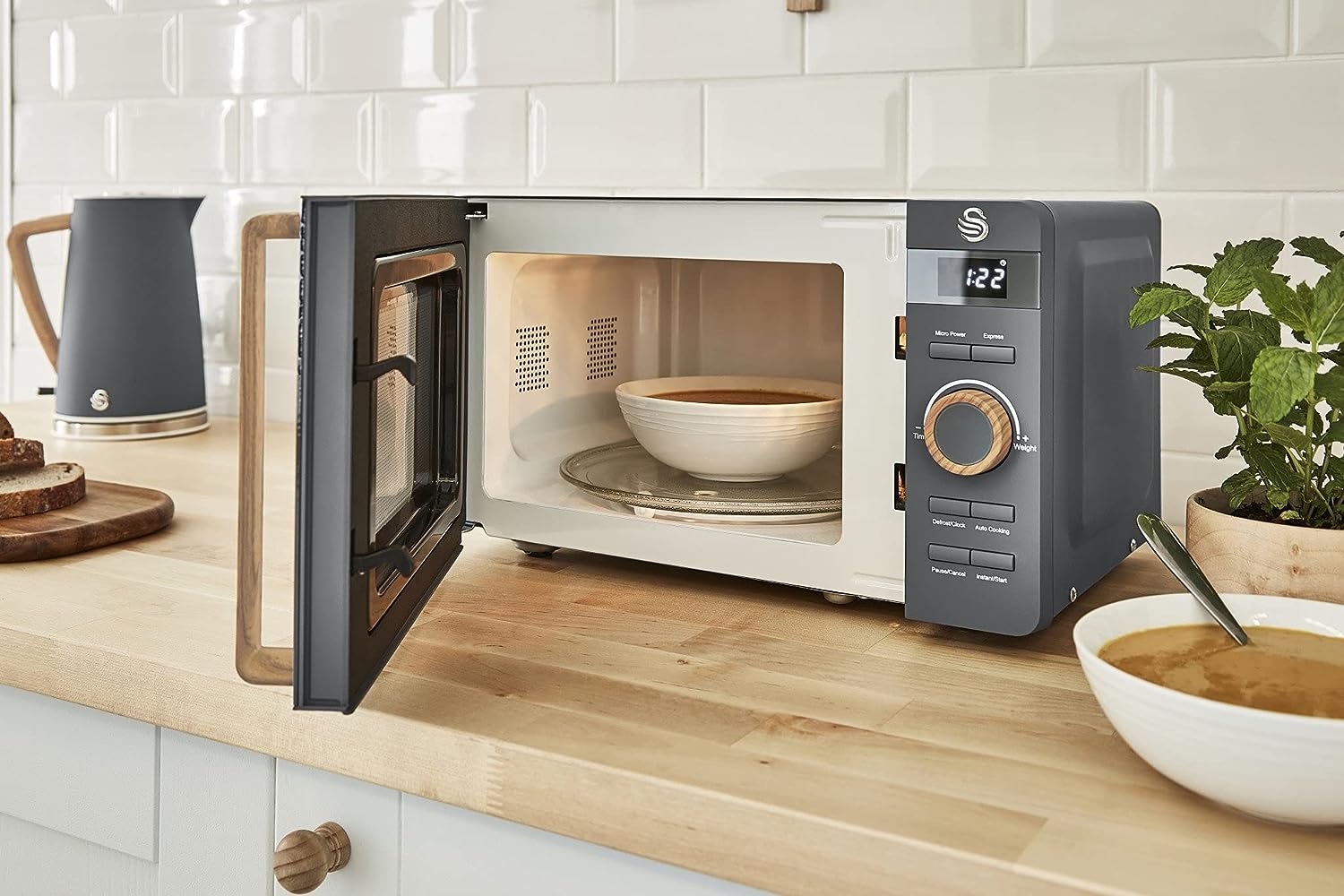 Swan 20L Nordic Digital Microwave - SM22036