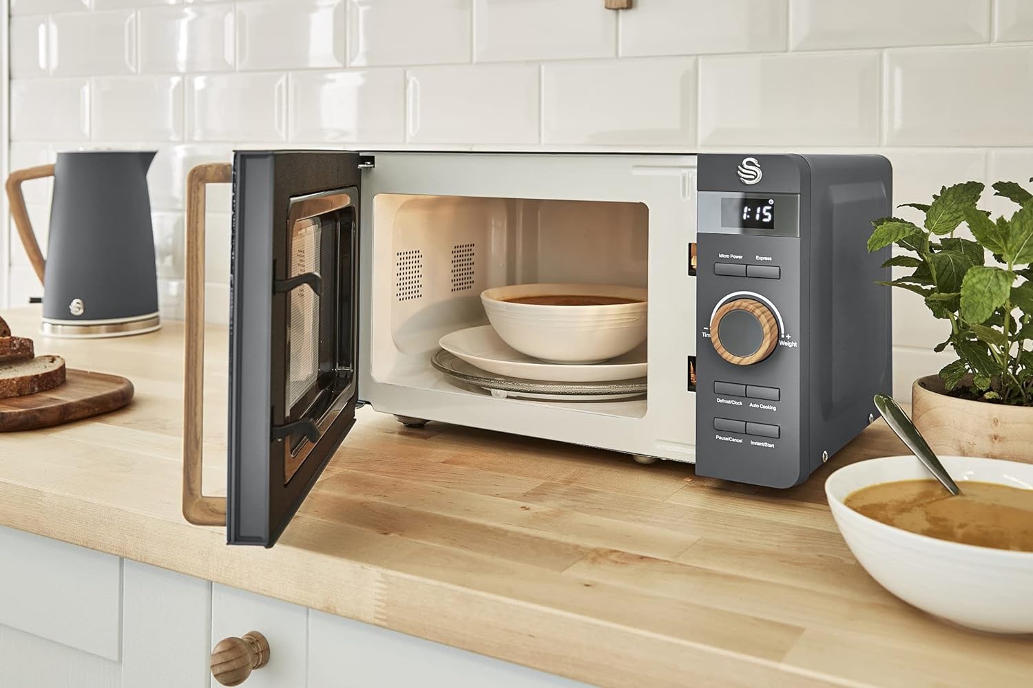 Swan 20L Nordic Digital Microwave - SM22036