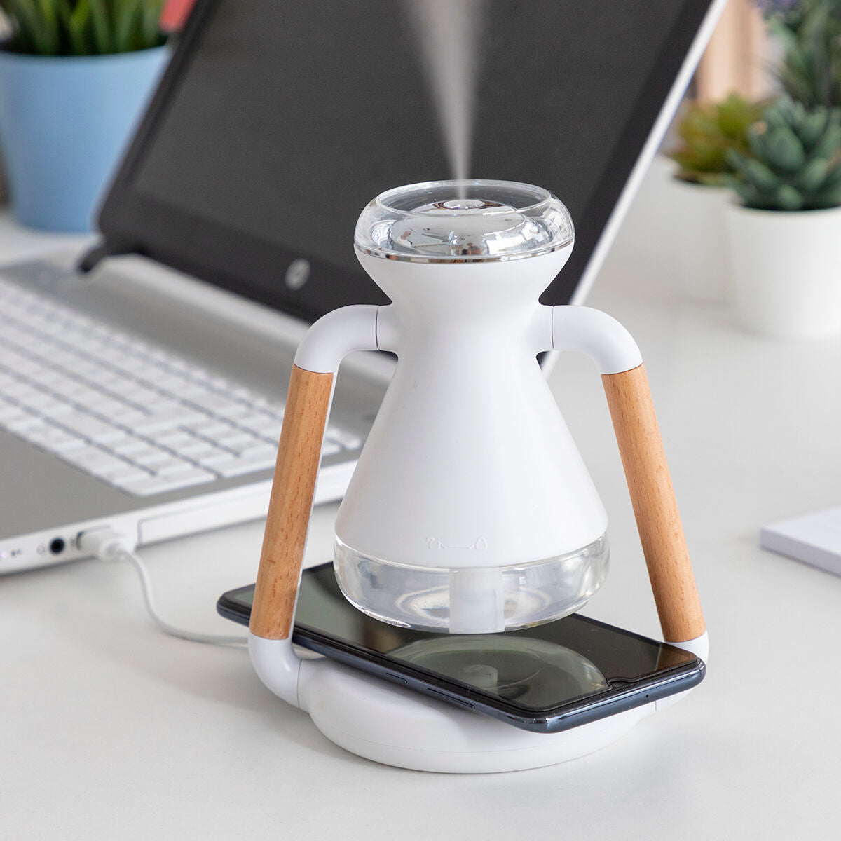 3 in 1 Wireless charger , aroma diffuser and aumidifier misvolt