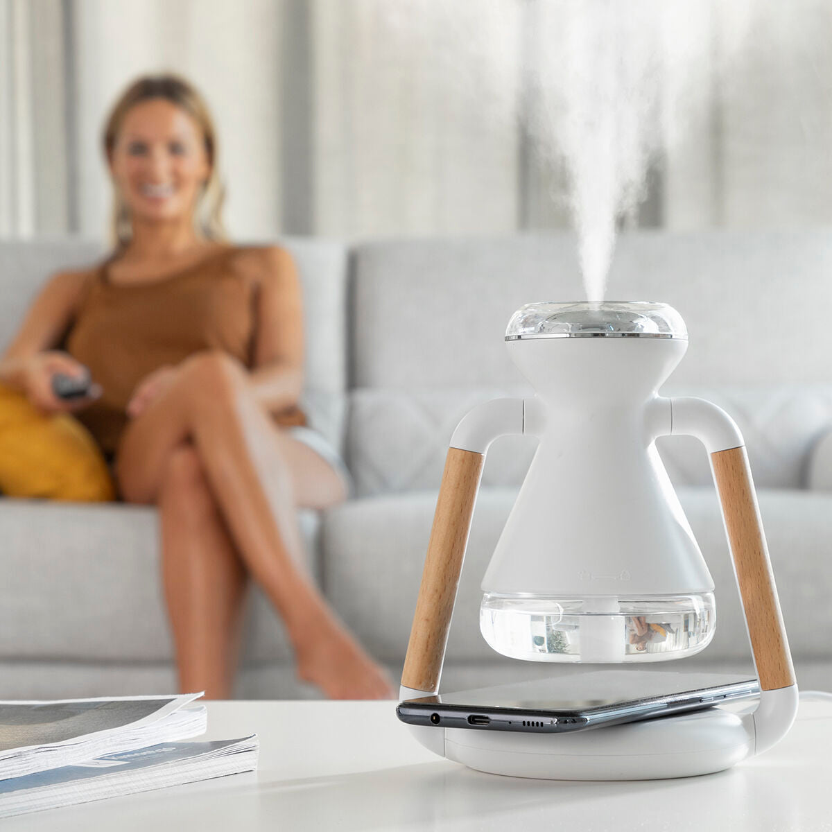 3 in 1 Wireless charger , aroma diffuser and aumidifier misvolt