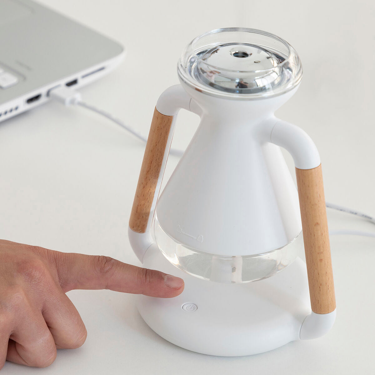 3 in 1 Wireless charger , aroma diffuser and aumidifier misvolt