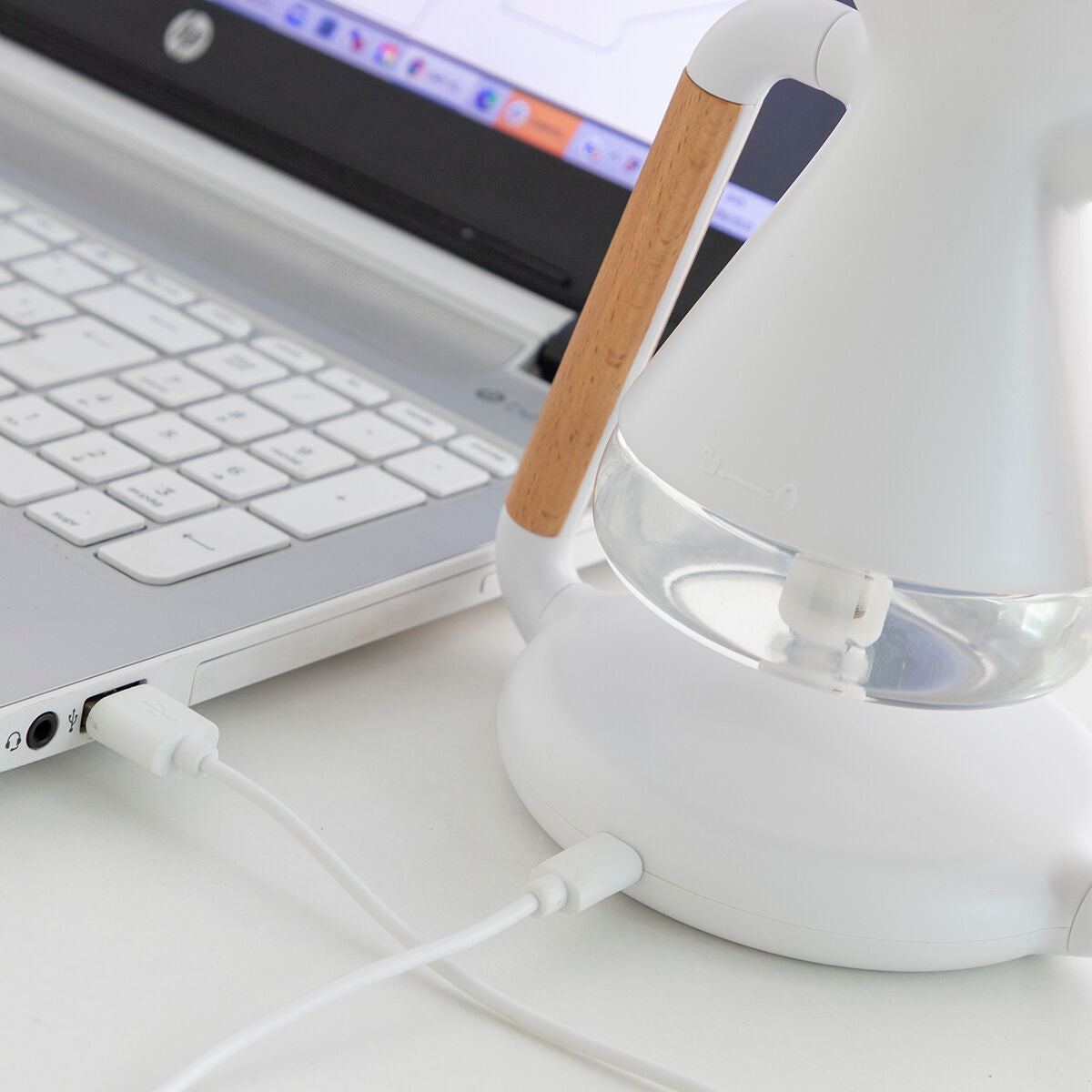 3 in 1 Wireless charger , aroma diffuser and aumidifier misvolt