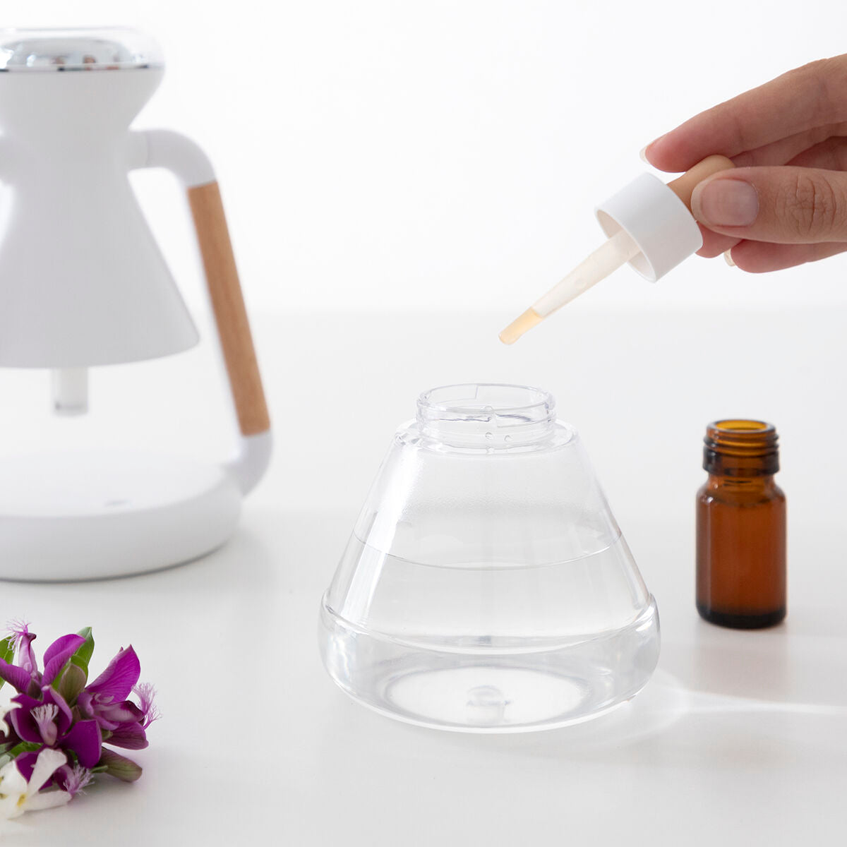 3 in 1 Wireless charger , aroma diffuser and aumidifier misvolt