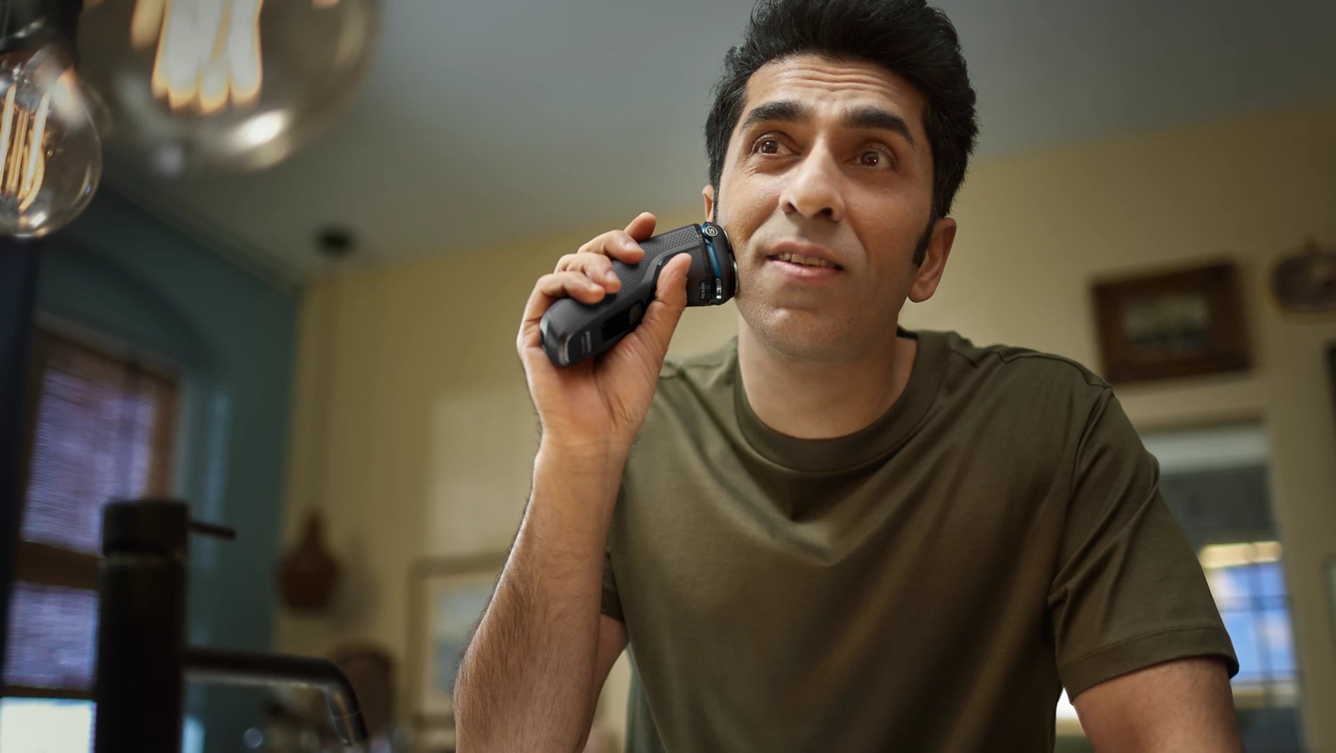 Philips Series 3000 Wet & Dry Electric Shaver - S3244/12