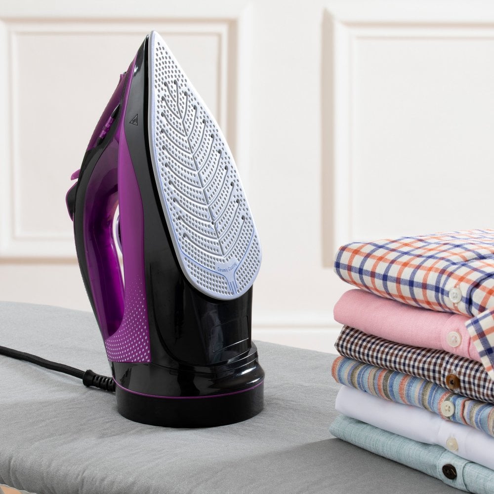 Daewoo 2200W Free-Glide Cordless Steam Iron