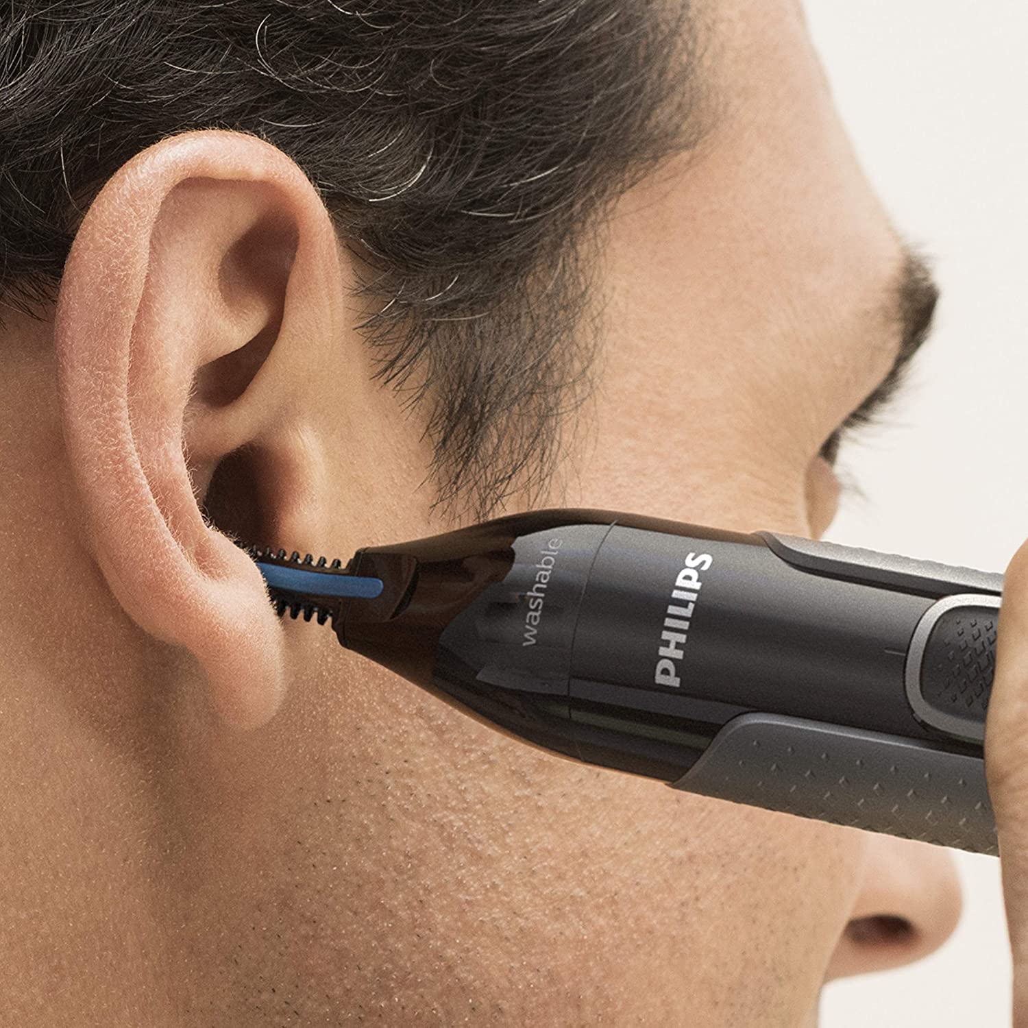 Philips Washable Nose, Ear and Eyebrow Trimmer With 2 Combs - NT3650-16