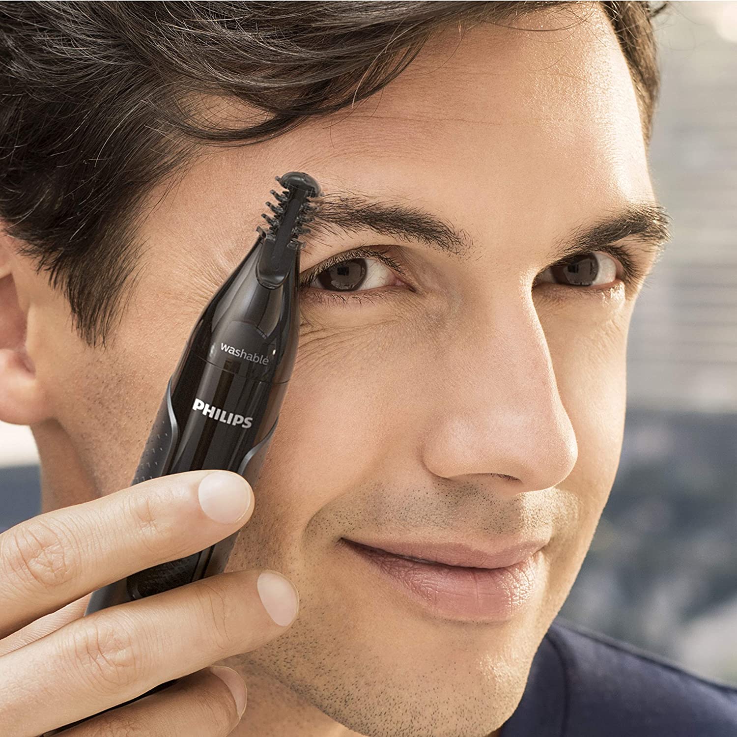 Philips Washable Nose, Ear and Eyebrow Trimmer With 2 Combs - NT3650-16