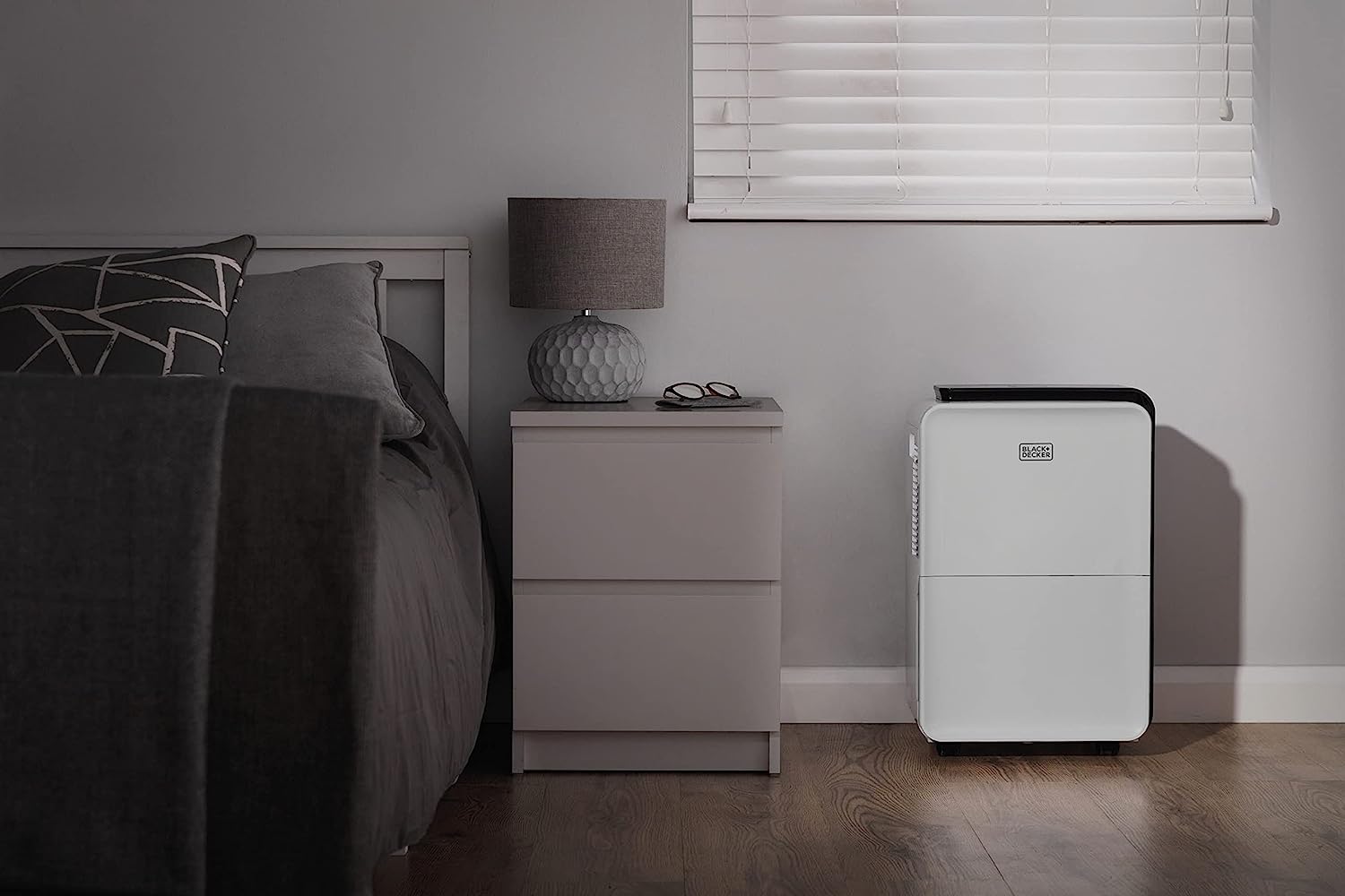 BLACK+DECKER 30L Dehumidifier - BXEH60008GB