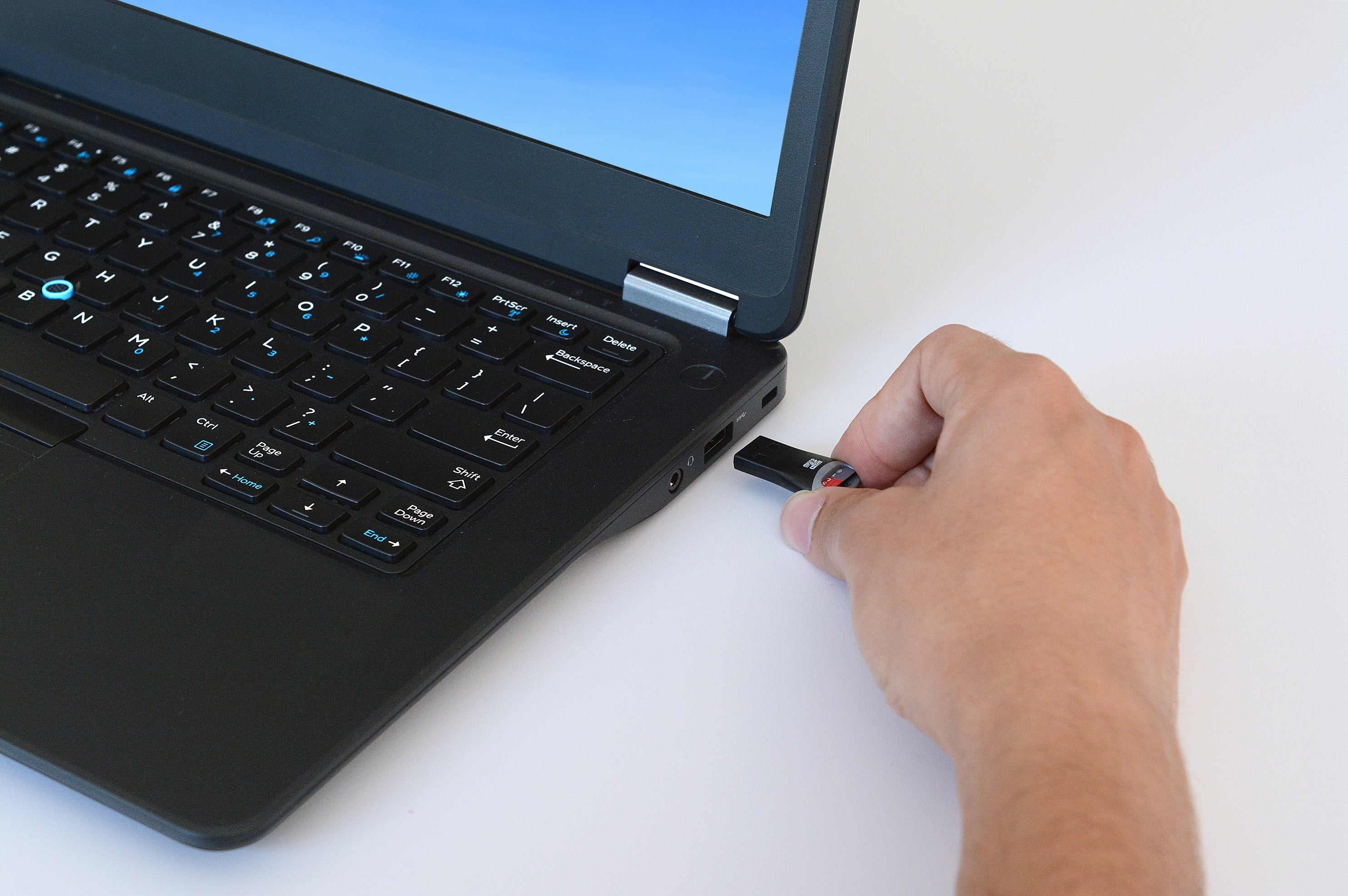 SanDisk MobileMate USB microSD Card Reader