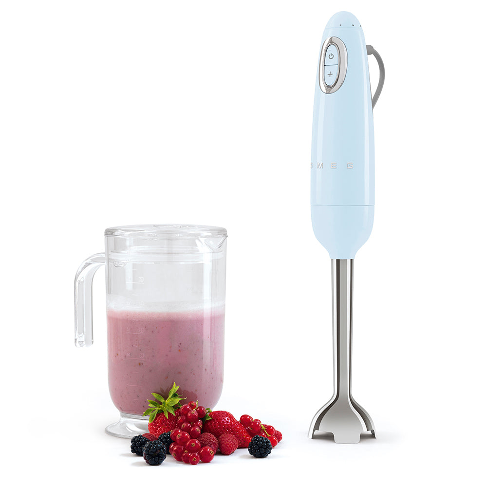 Smeg HBF01 50s-style hand blender features a 700-watt motor and