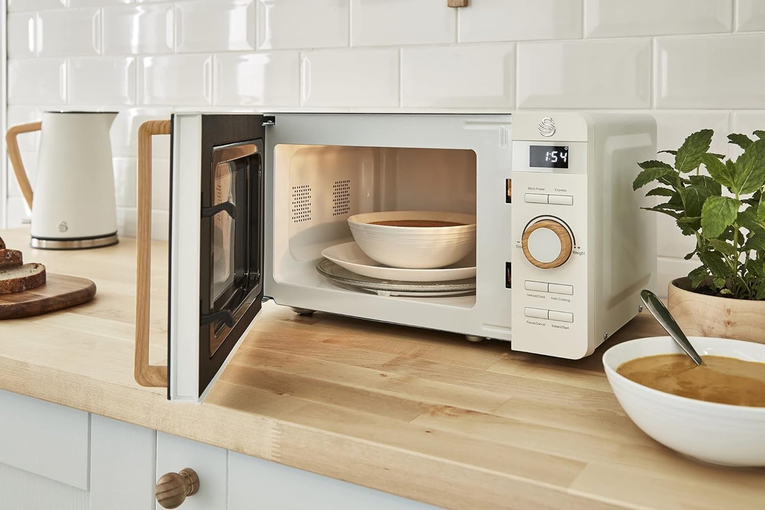 Swan 20L Nordic Digital Microwave - SM22036